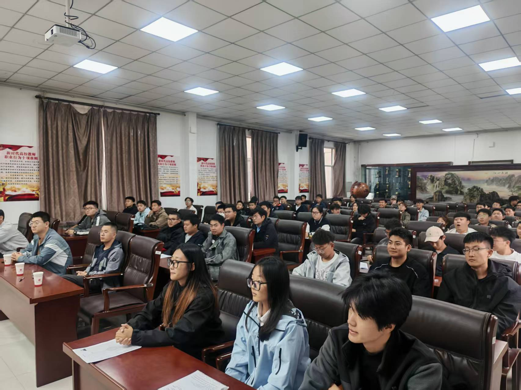 bv1946伟德国际始于英国召开内蒙古多金矿业集团股份有限公司现场宣讲会